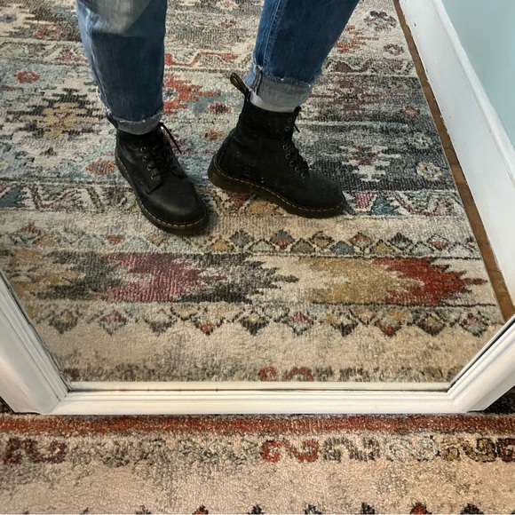 Dr. Martens size 7 women black - Picture 9 of 9